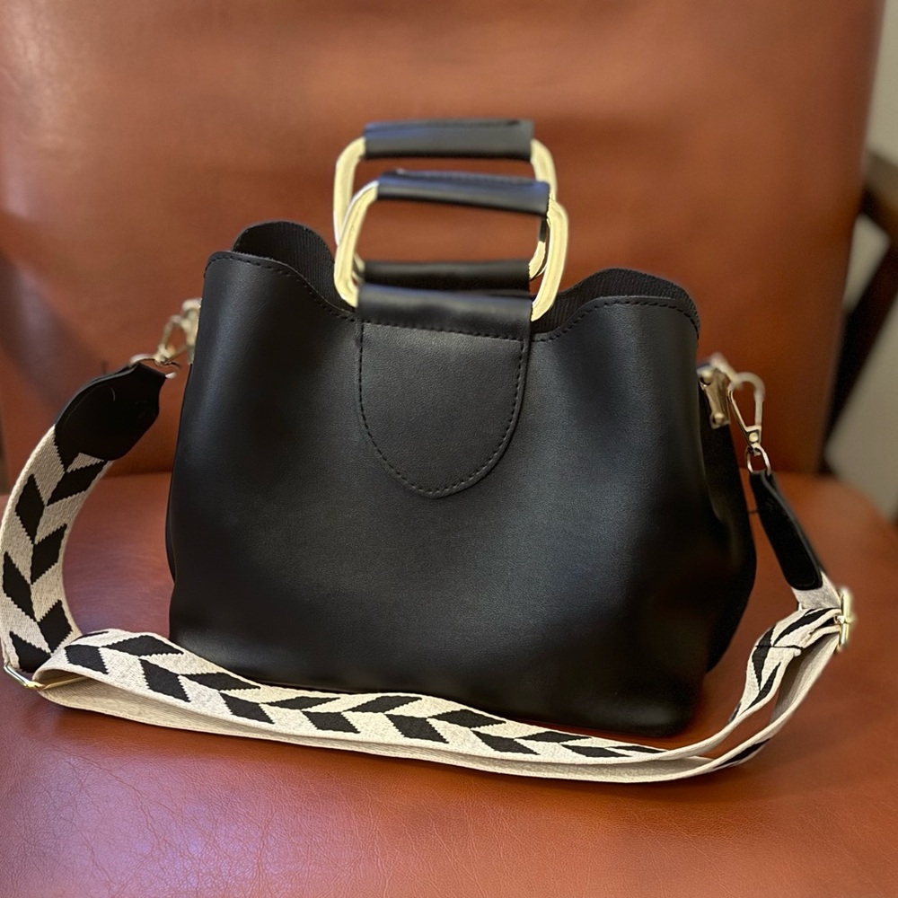 Ivy & Taylor Black Bag